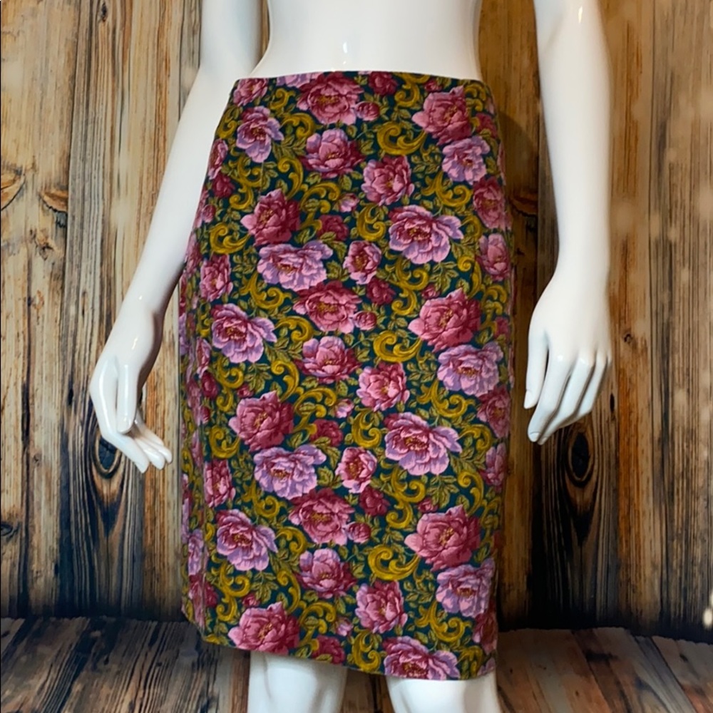 Vintage 80s/90s Pink, Green, Gold Floral Rose Pencil Skirt